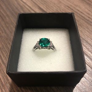 Kay Emerald Ring 💚